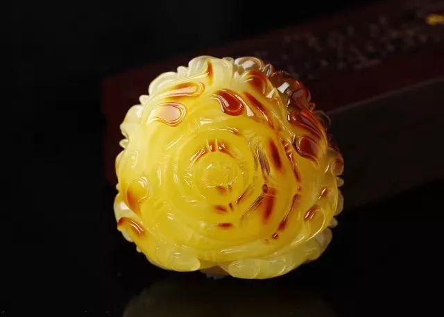 
                你知道翡翠不同造型的吊坠代表什么寓意吗？
              第17张