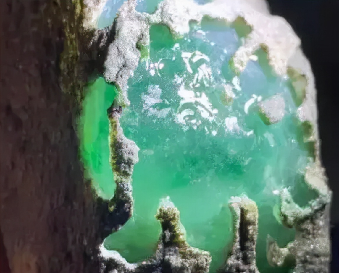 很多人口中说的翡翠“六多”是哪些？你知道吗？  第2张