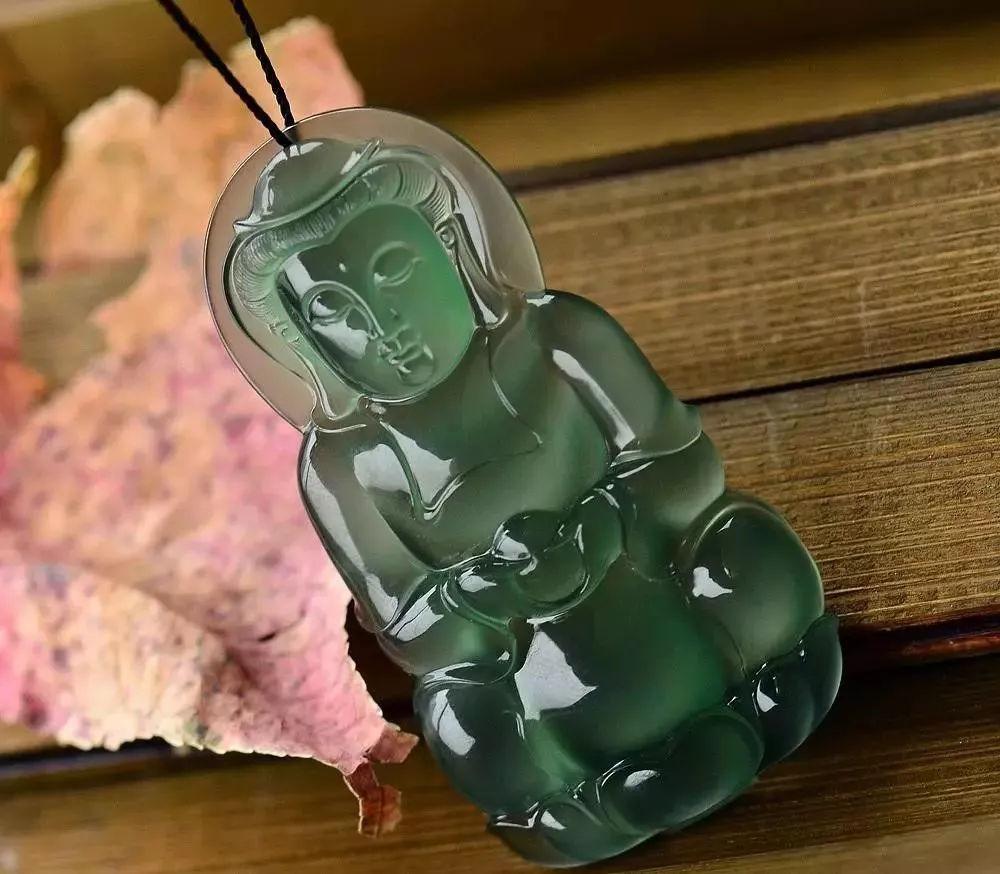 指甲盖大就能当传家宝的它,竟然只要几千块就能买到?不是帝王绿 第13张