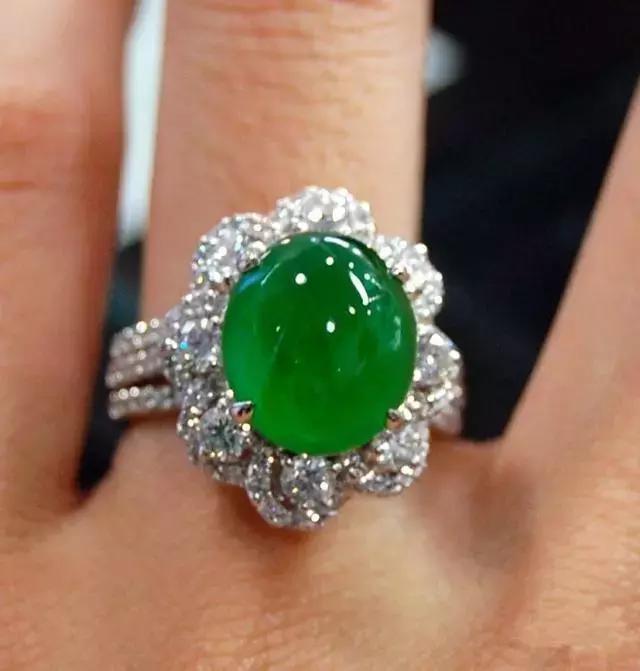 学会这些,随便买翡翠,绝对达到收藏级别!
第12张