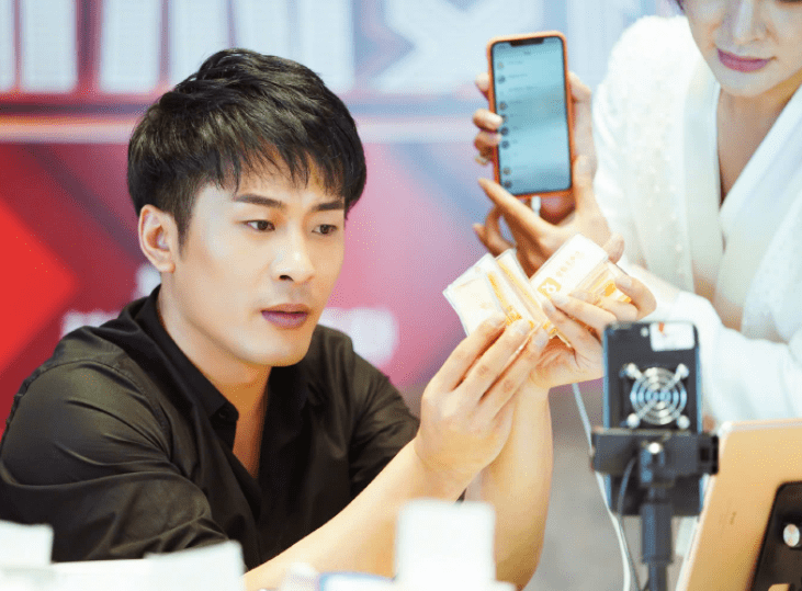 辛巴宣布进军翡翠市场，扬言“保证售后和质量”，二驴予以肯定  第1张