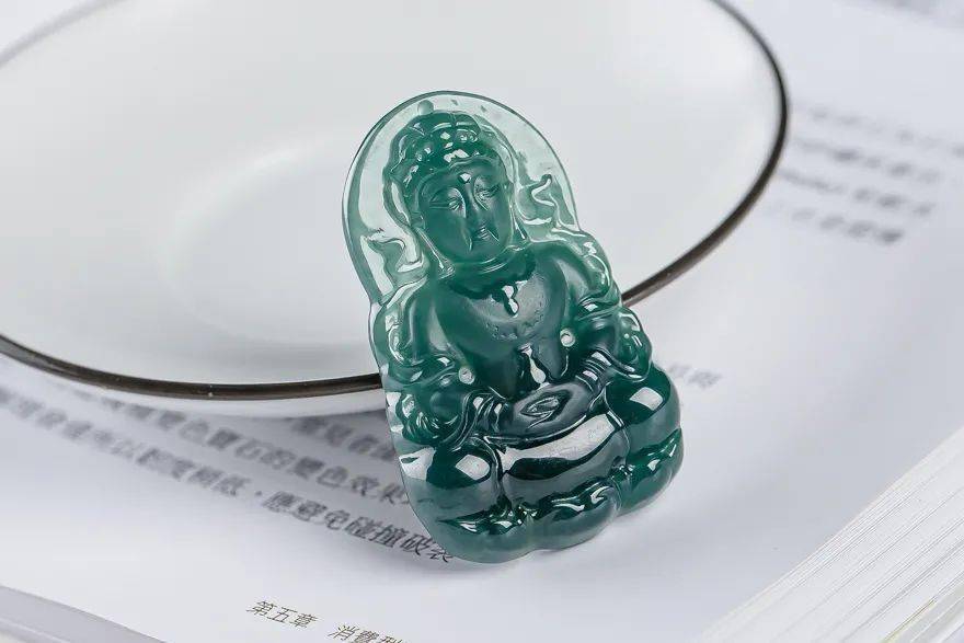 警惕，这种料子靠冒充翡翠还带证书、身价翻数倍，行家急眼了！  第16张