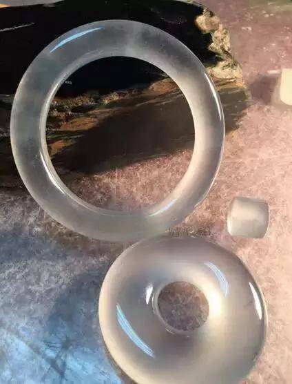 顶级玻璃种翡翠手镯长什么样?起货过程全跟踪! 第7张