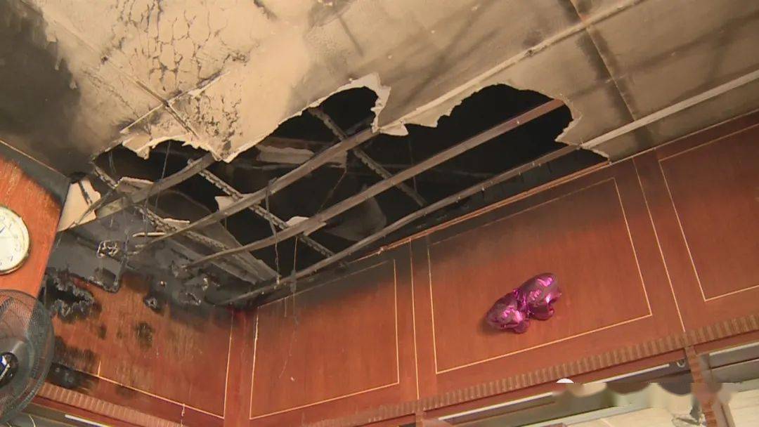 昨晚一珠宝行突然起火，损失不小！  第5张
