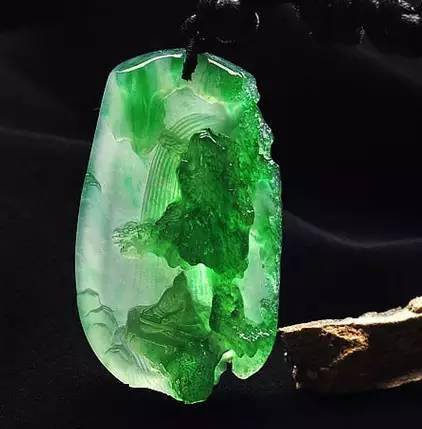 翡翠收藏思路需改变! 未来翡翠拍卖更重艺术性
第3张