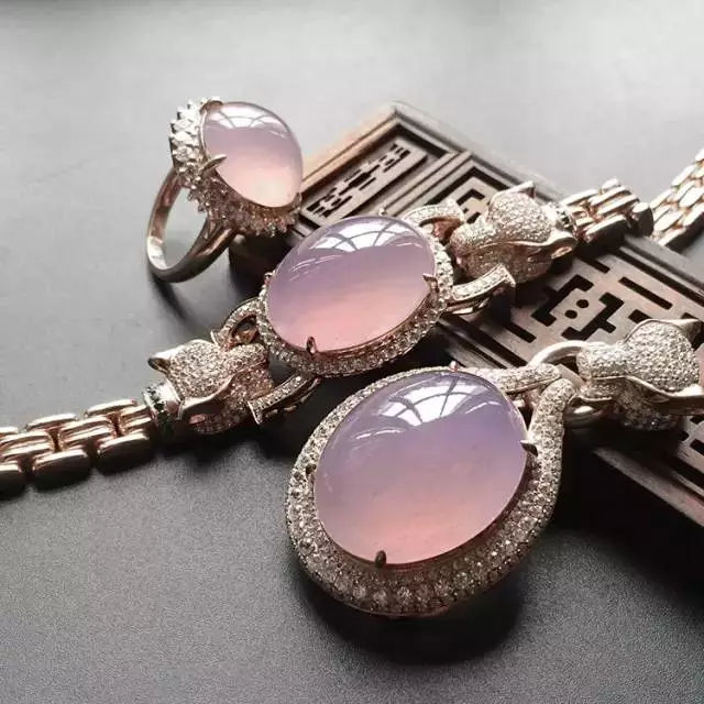 从价值6亿的“昭仪之星”，来看紫翡“见光死”的秘密  第15张