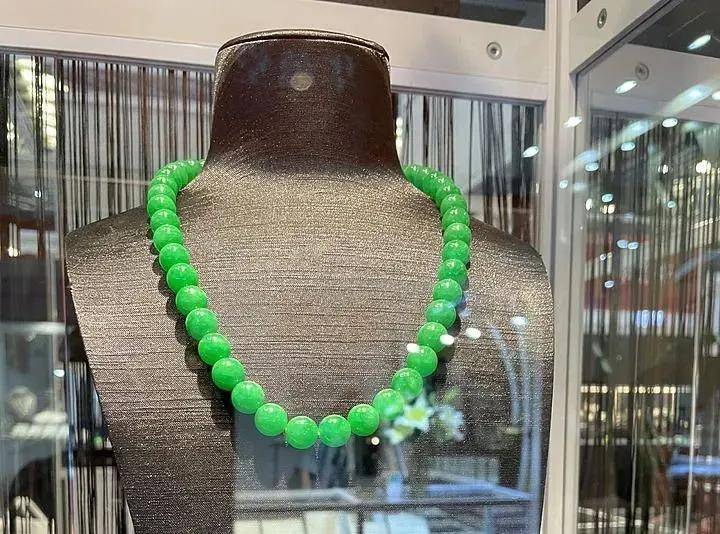 上亿的翡翠手镯长什么样？壕无人性！  第15张