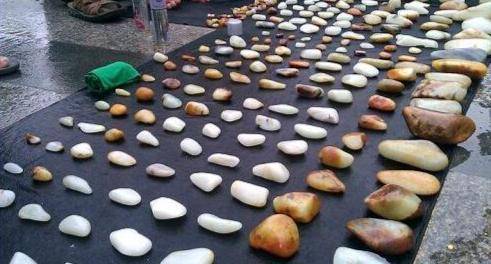 玉石定价的高低，除了和材质有关，还受哪些因素的影响？  第3张