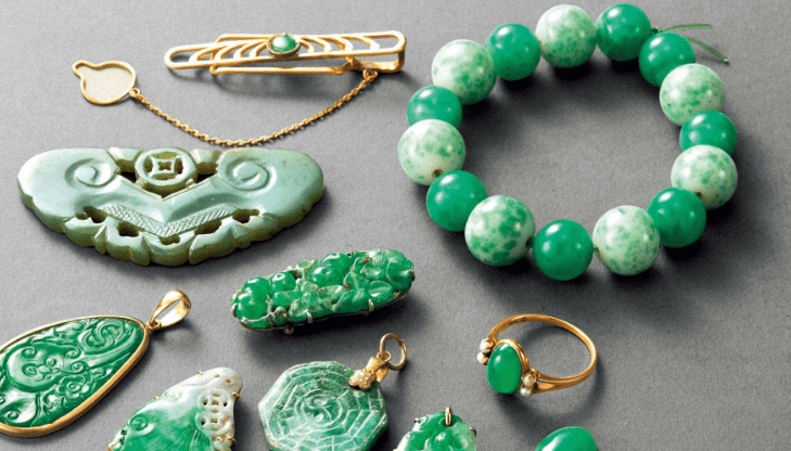 翡翠颜色越绿品质越好吗？判断翡翠值钱与否，还要看种水色  第3张