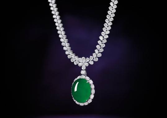 
                翡翠珠宝直播大火，全国52%的翡翠企业在广东
              第1张