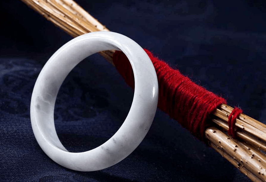 
                翡翠也有「三无产品」？再便宜也不要买！
              第4张