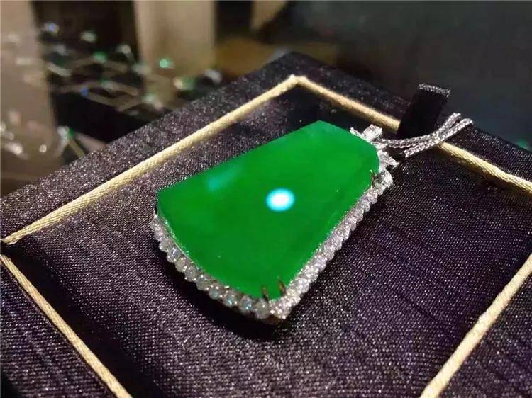 什么样的翡翠最能升值？这么选就对了  第2张