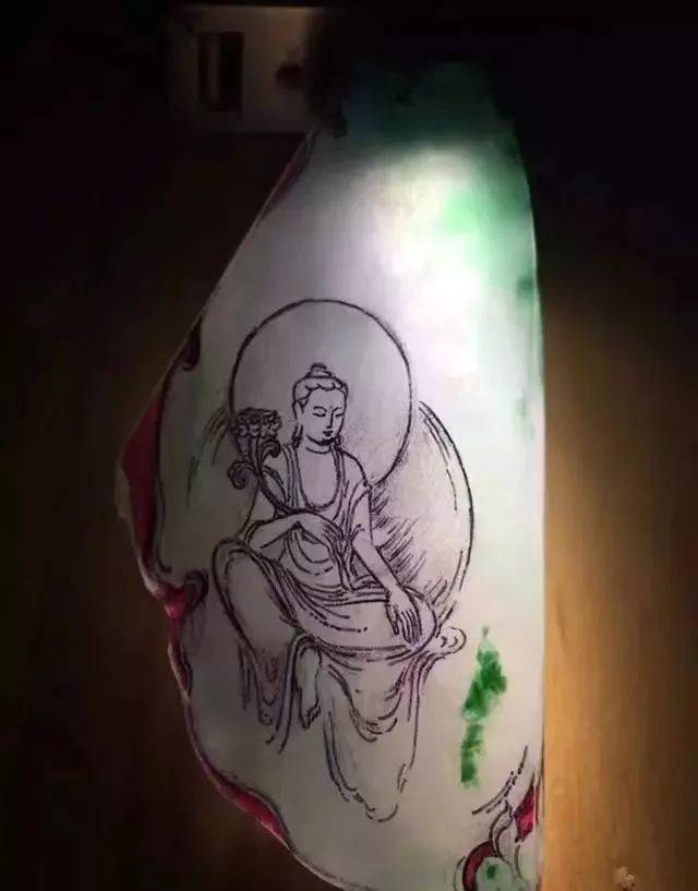 随形巧雕的冰飘花翡翠《观天下》，令人惊叹不已！  第3张