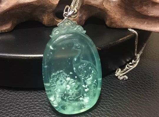 天青冻岫玉和蓝水翡翠如何区别？  第4张