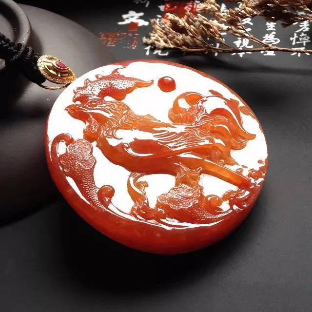 
                你知道翡翠不同造型的吊坠代表什么寓意吗？
              第10张