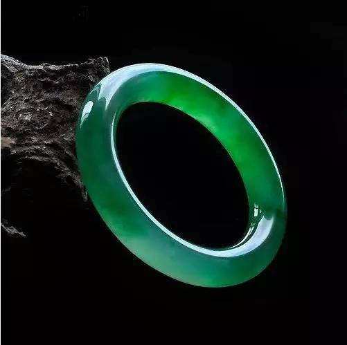 翡翠的价值是由什么决定的？  第8张