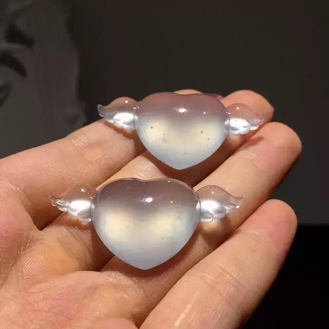 学会这些,随便买翡翠,绝对达到收藏级别!
第2张