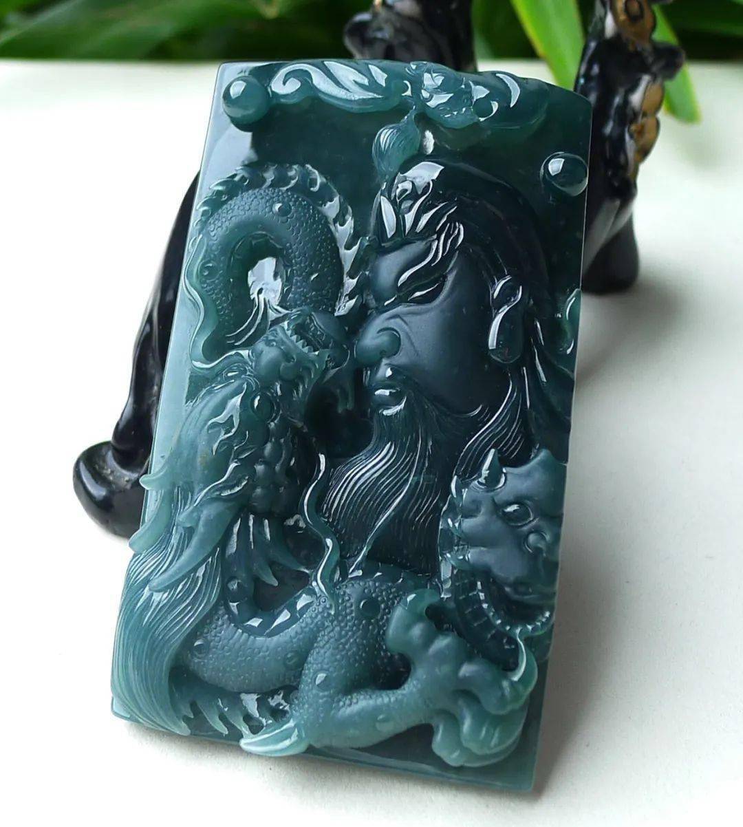 警惕，这种料子靠冒充翡翠还带证书、身价翻数倍，行家急眼了！  第17张