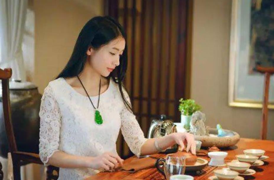 女人心中都少不了一支手镯，翡翠成了她们的护身符！  第3张