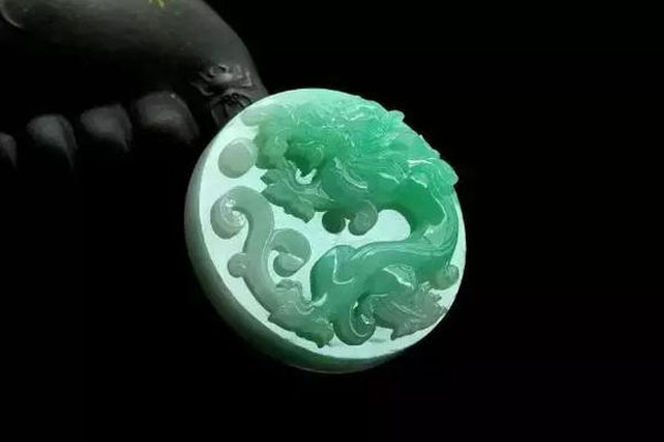 翡翠吊坠有证书吗  第3张