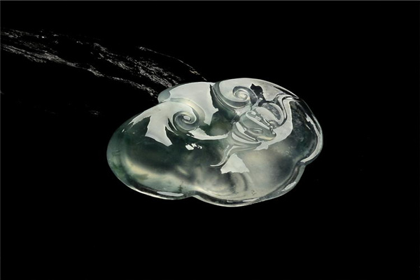 玻璃种翡翠有翠性吗  第2张