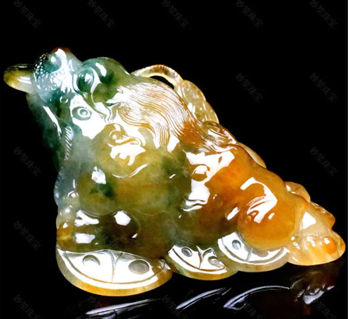 嘴含铜币，体态丰腴的翡翠三足金蟾！  第2张