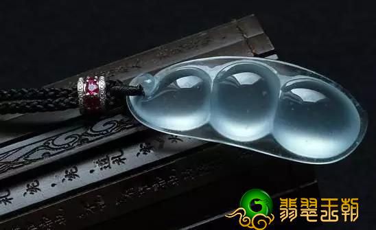 四季豆愈来愈变成翡翠手雕主题元素,是由于喻意吗? 第4张