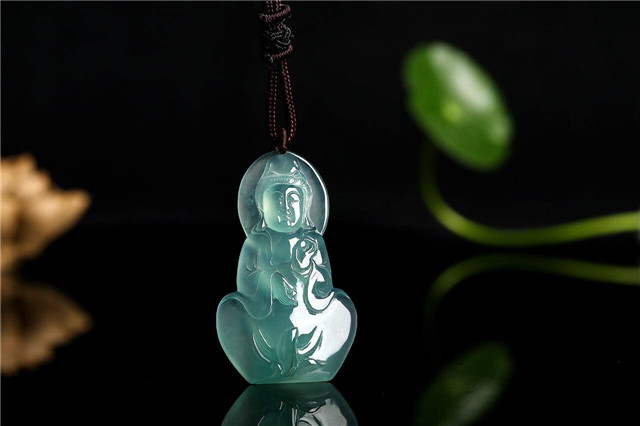 翡翠属于玉的一种吗?带你全面认识它！(图文)   第1张