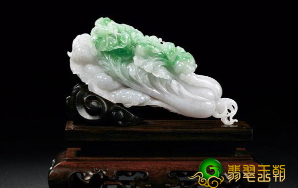 翡翠大白菜摆饰的喻意是啥？这种你都知道吗？   第2张