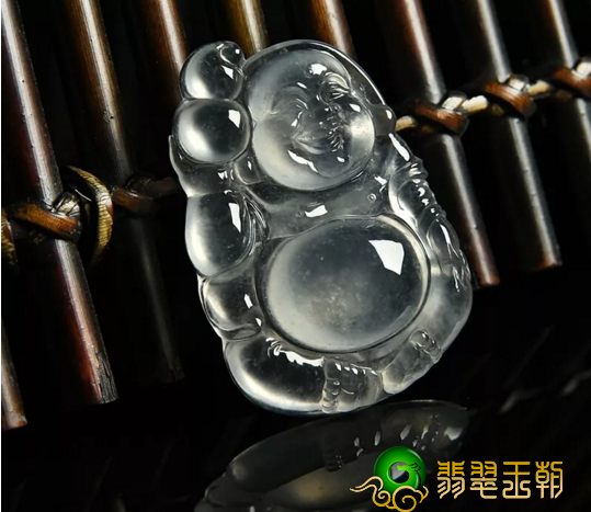 翡翠玉佛佛公有多少种，配戴翡翠玉佛佛公的喻意益处有哪些   第3张