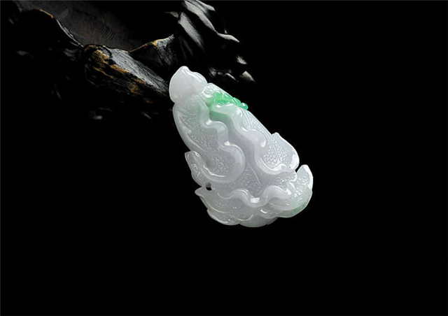 清代老翡翠的表面特点有哪些？不懂可要小心了！   第3张