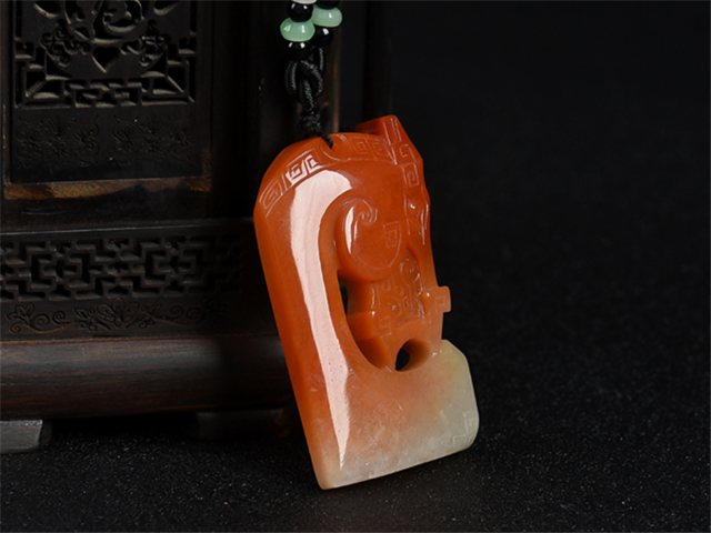 烧红翡翠有价值吗？五点教你鉴别烧红翡翠的方法！(图文)   第3张