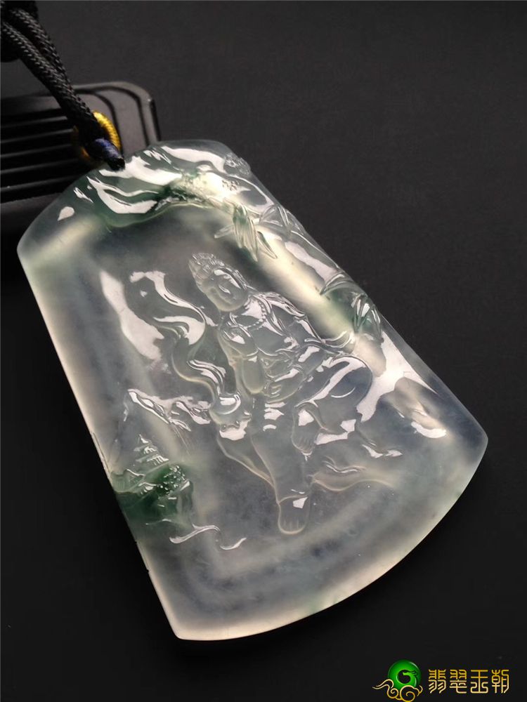 翡翠的飘花是什么，为什么带飘花的翡翠价格贵   第2张