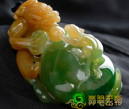 怎样赏析黄加绿翡翠 重要得看这两个方面 