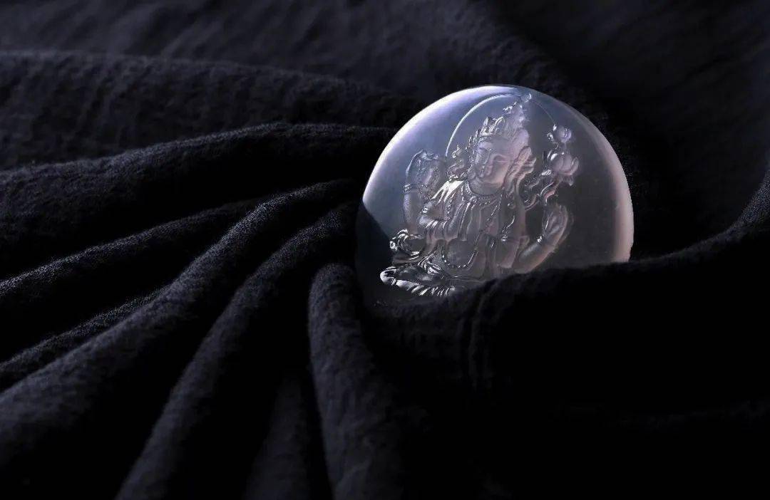 翡翠雕刻中讲究的3个规律5个细节，你注意到了吗？   第1张