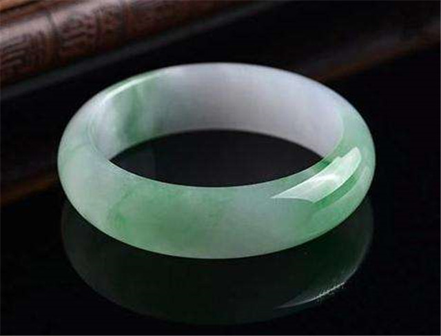 什么是金丝种翡翠？看这篇文章就对了！   第2张