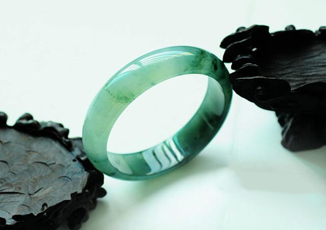 想购买飘花翡翠手镯须注意，小心掉入不良商家的套路！   第1张