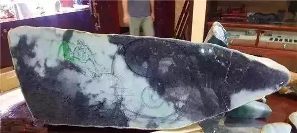 
                翡翠砖头料，大师雕刻给雕活了！！
   第1张
