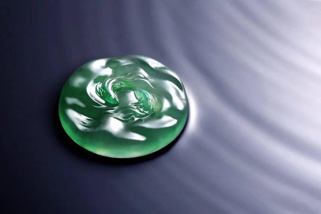 翡翠雕刻中讲究的3个规律5个细节，你注意到了吗？   第8张