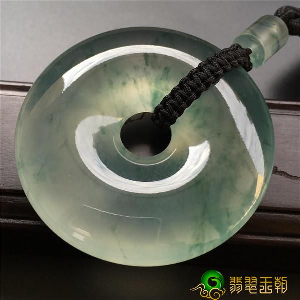 翡翠翡翠平安扣的喻意及配戴注重 第4张