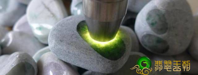 翡翠赌石明明已经涨了，这个步骤却让我的手镯出了裂。   第16张