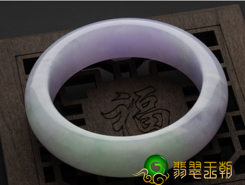 翡翠手镯价格差别非常大的原因是什么   第2张