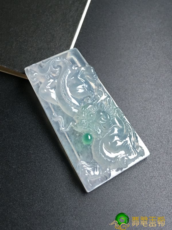 翡翠翡翠原石的十种造假技巧 翡翠翡翠原石的皮壳种类   第1张