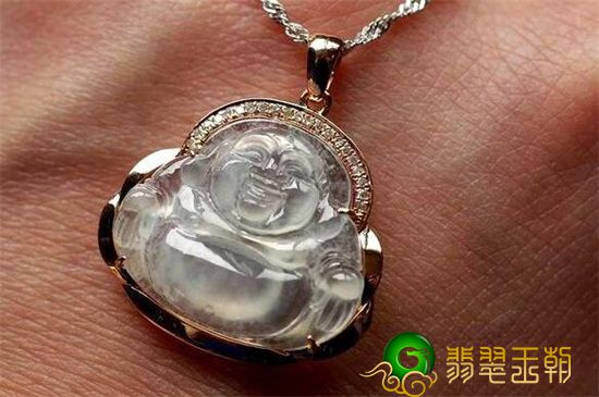女人带佛吊坠的禁忌 戴佛像吊坠有什么讲究   第3张