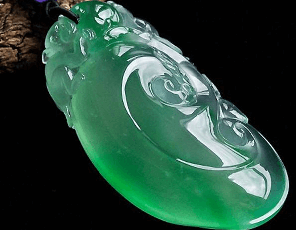 翡翠如意挂件一般尺寸多少？怎么保养翡翠如意才是正确的？   第3张
