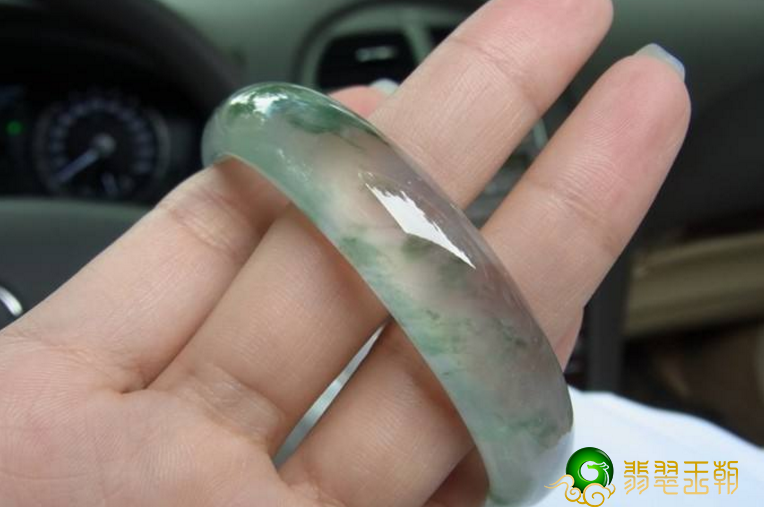 翡翠冰种翡翠的此外一种反映,翡翠冰种翡翠的价钱 第1张