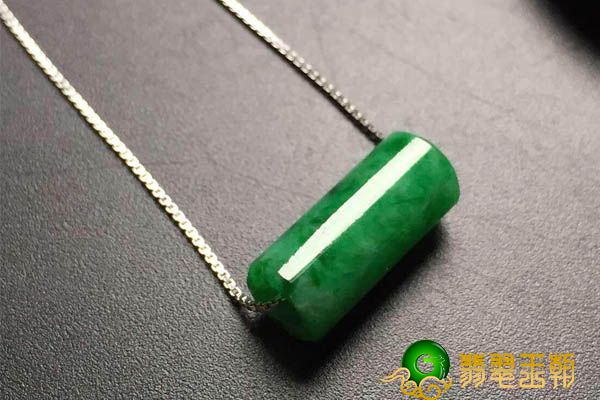 翡翠路路通的喻意有什么？不一样群体配戴还有不同喻意   第2张