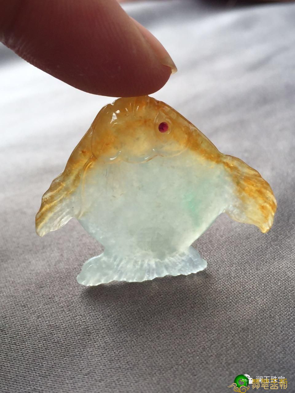 佩戴翡翠鱼吊坠寓意新年红红火火   第3张