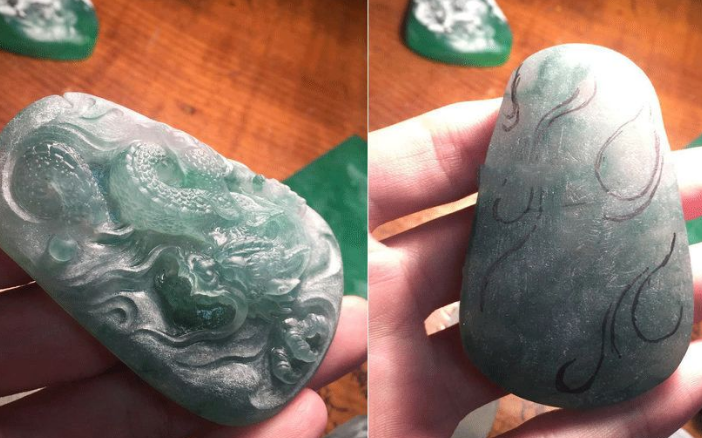 翡翠南奇场口原石，切出三个冰种飘花挂件，美爆了！   第4张