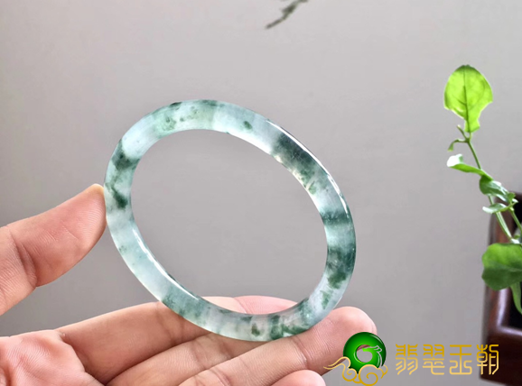 翡翠手镯真假鉴定方法，如何鉴别A货翡翠手镯   第4张